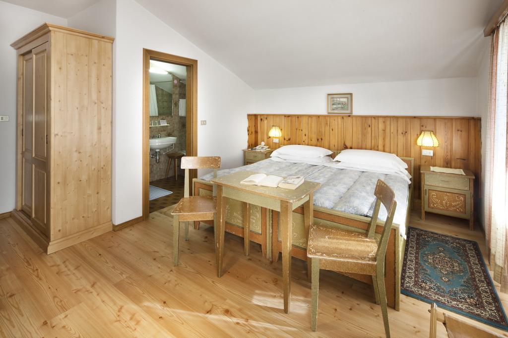 Hotel Bellaria - กอร์ตินาดัมเปซโซ ห้อง รูปภาพ