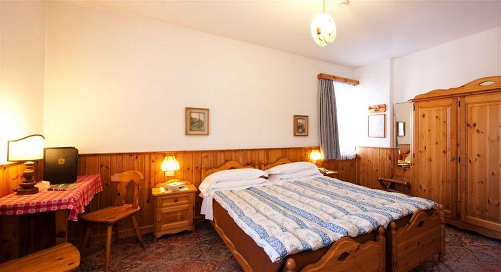 Hotel Bellaria - กอร์ตินาดัมเปซโซ ภายนอก รูปภาพ
